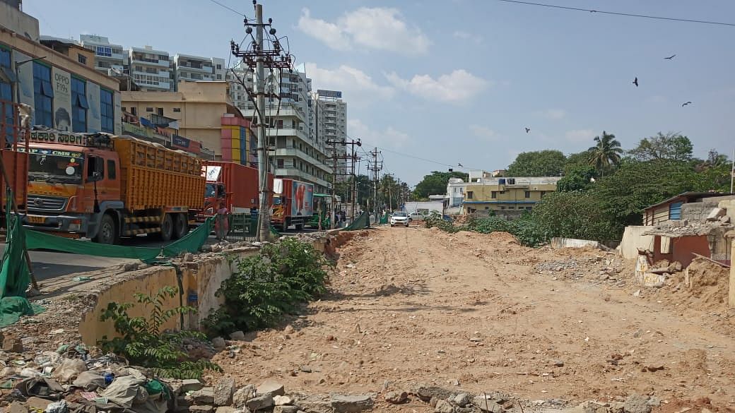 ಬೆಂಗಳೂರು | ಕಟ್ಟಡ ತೆರವು ಸ್ಥಗಿತ: ನಿರ್ಮಾಣವಾಗದ ‘ಅಂಡರ್‌ಪಾಸ್‌’