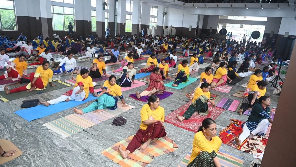 International Yoga Day | ಚಾಮರಾಜನಗರ ಜಿಲ್ಲೆಯಲ್ಲಿ ಯೋಗ ದಿನದ ಸಂಭ್ರಮ