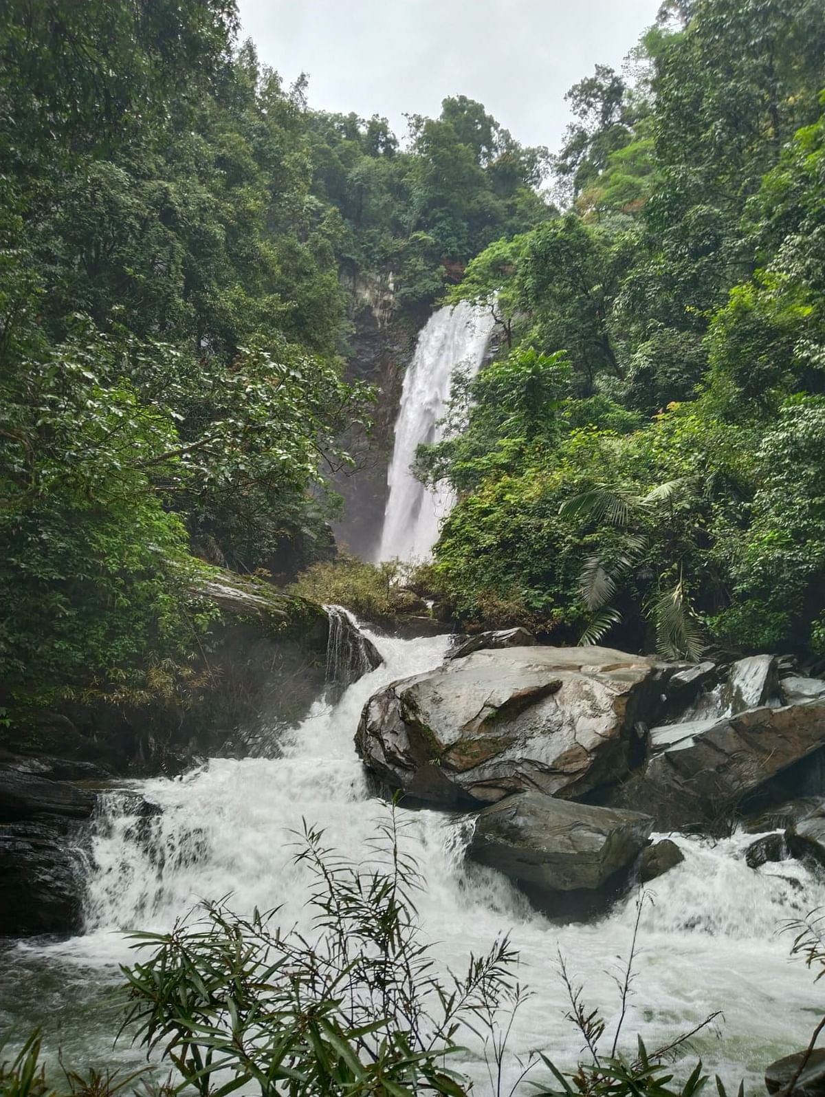 ಕೊಲ್ಲೂರು ಸಮೀಪದ ಅರಶಿನಗುಂಡಿ ಜಲಪಾತ.