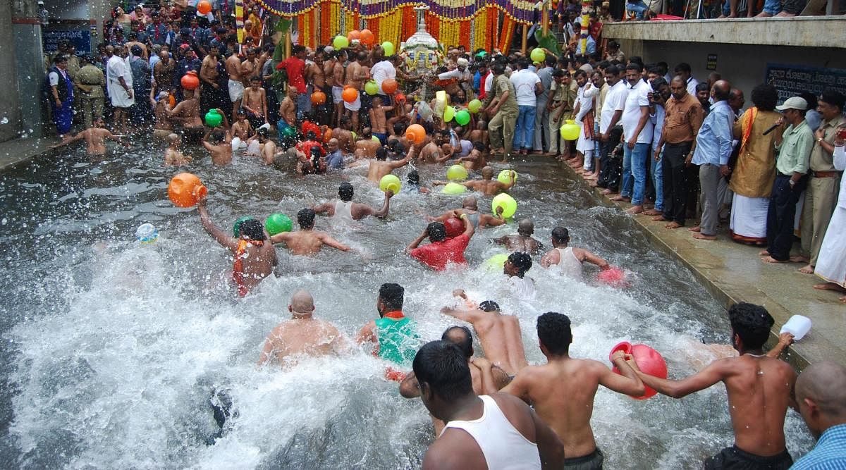 ಕಾವೇರಿ ತೀರ್ಥೋದ್ಭವ (ಸಂಗ್ರಹಚಿತ್ರಗಳು)