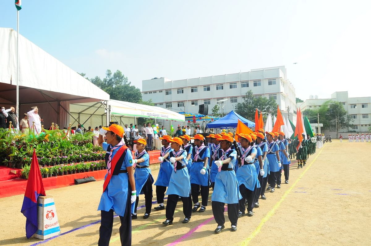 ಗಮನ ಸೆಳೆದ ವಿದ್ಯಾರ್ಥಿಗಳ ಆಕರ್ಷಕ ಪಥ ಸಂಚಲನ