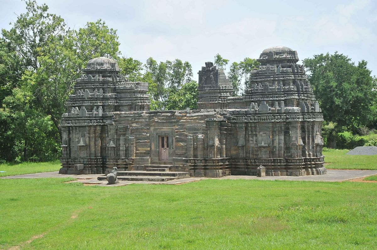  ಬಂದಳಿಕೆಯಲ್ಲಿರುವ ಪ್ರಾಚೀನ ತ್ರಿಪುರ ನಾರಾಯಣ ದೇವಾಲಯ