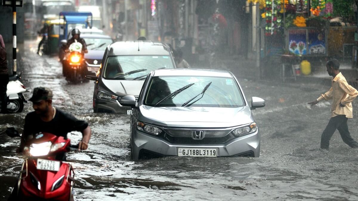 Gujarat Rains | ಗುಜರಾತ್‌ನಲ್ಲಿ ಭಾರಿ ಮಳೆ: 11,900 ಮಂದಿ ಸ್ಥಳಾಂತರ