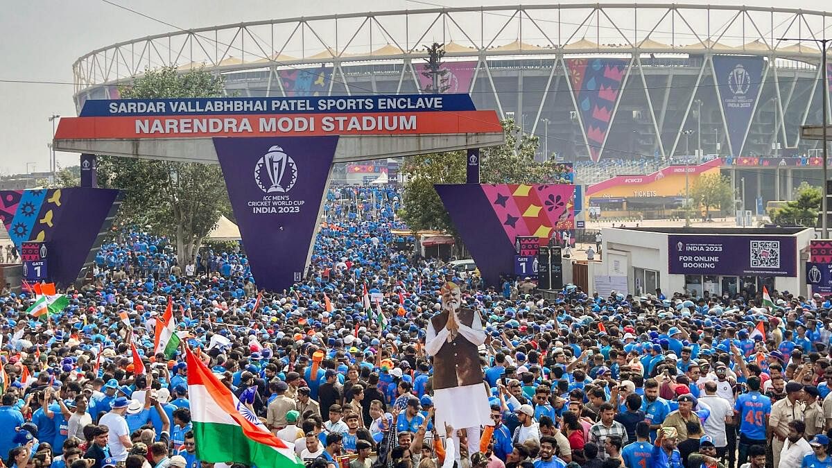 IND vs AUS Final | ವಿಡಿಯೊ: ಕ್ರೀಡಾಂಗಣ ಬಳಿ ಜಮಾಯಿಸಿದ ಅಭಿಮಾನಿಗಳ ದಂಡು