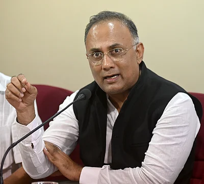 ಕುಟುಂಬ ರಾಜಕಾರಣ | ಮೋದಿ ಮೌನ ವಹಿಸಿದ್ದೇಕೆ: ಸಚಿವ ದಿನೇಶ್ ಗುಂಡೂರಾವ್ ಪ್ರಶ್ನೆ