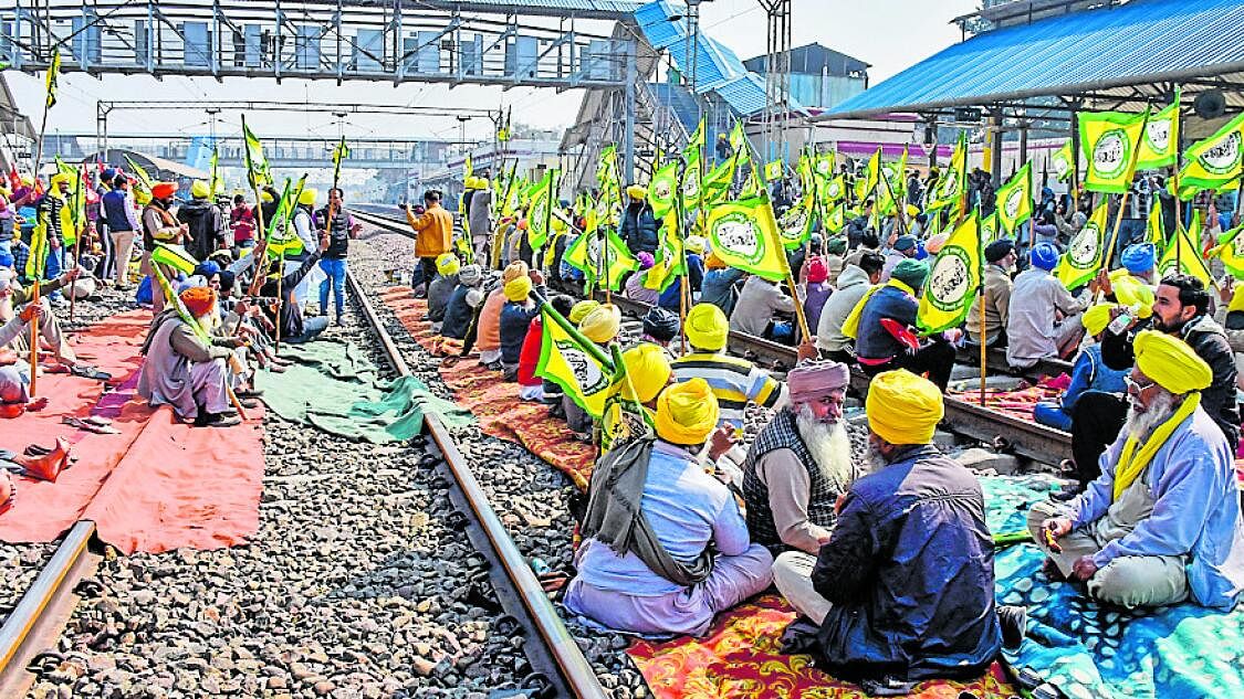 Farmers Protest: 30,000 ಅಶ್ರುವಾಯು ಶೆಲ್‌ ಖರೀದಿ, ಪೊಲೀಸರ ಕಟ್ಟೆಚ್ಚರ