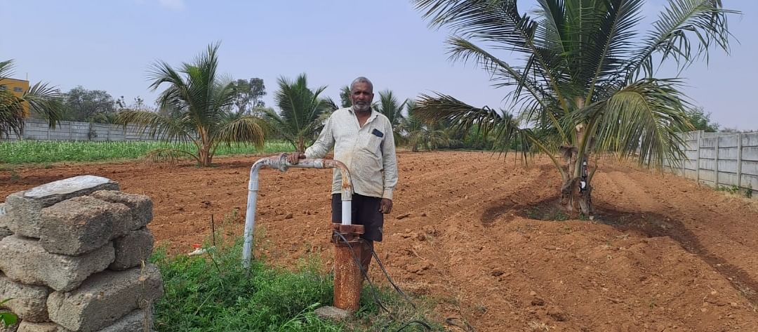 ಜಯಪುರ ಹೋಬಳಿ ಡಿ.ಸಾಲುಂಡಿ ಗ್ರಾಮದ ರೈತ ಬಸವನಾಯಕ ರವರು 2017ರಲ್ಲಿ ಗಂಗಕಲ್ಯಾಣ ಯೋಜನೆಯಡಿ ಪಡೆದ ಕೊಳವೆಬಾವಿ ಸಂಪರ್ಕ.