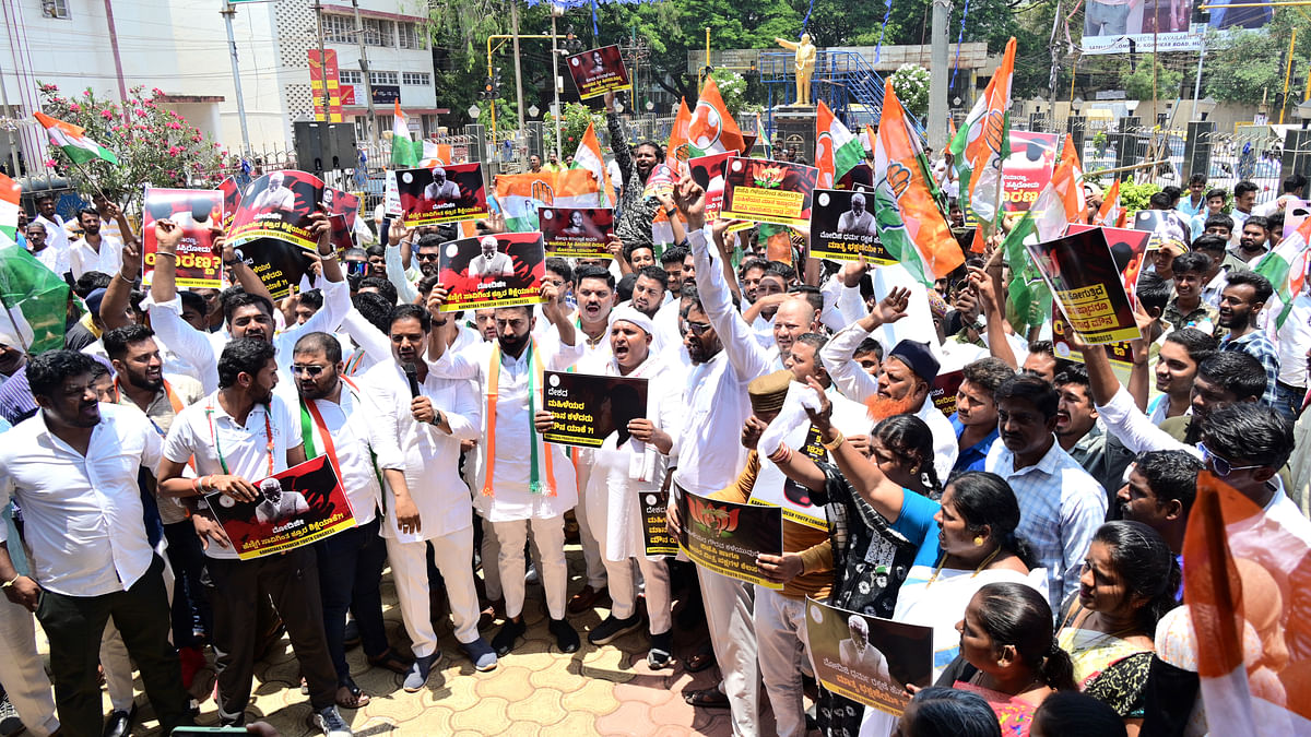 ಹುಬ್ಬಳ್ಳಿ: ಪ್ರಜ್ವಲ್ ವಿರುದ್ಧ ಯುವ ಕಾಂಗ್ರೆಸ್ ಪ್ರತಿಭಟನೆ