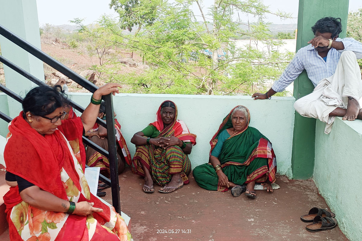 ಬಿತ್ತನೆ ಬೀಜಕ್ಕಾಗಿ ರೈತರು ಕಾದು ಕುಳಿತಿರುವುದು