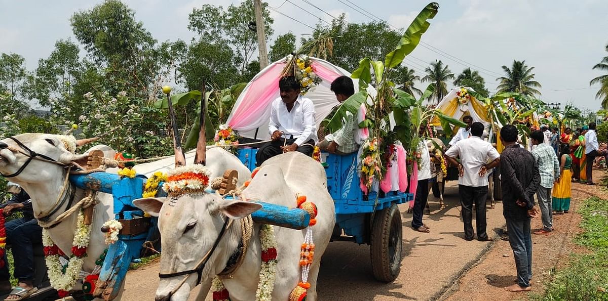 ಬಂಡಿದ್ಯಾವರ ನಿಮಿತ್ತ ಅಲಂಕಾರಗೊಂಡಿದ್ದ ಬಂಡಿಗಳು.