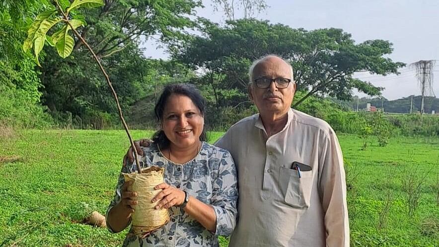 ಬಿ.ಎಂ.ಕುಮಾರಸ್ವಾಮಿ ಜತೆ ದೀಪಾ ರವಿಶಂಕರ್