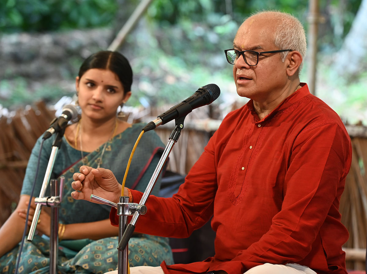 ವಿಠ್ಠಲ ರಾಮಮೂರ್ತಿ ಅವರಿಂದ ಪ್ರಾತ್ಯಕ್ಷಿಕೆ