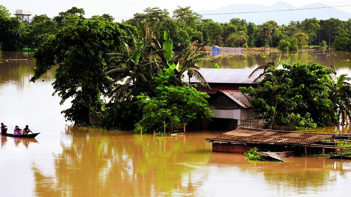 Assam Flood | ಅಸ್ಸಾಂ: ತೀವ್ರ ಪ್ರವಾಹ; 16.50 ಲಕ್ಷ ಜನ ಸಂಕಷ್ಟದಲ್ಲಿ