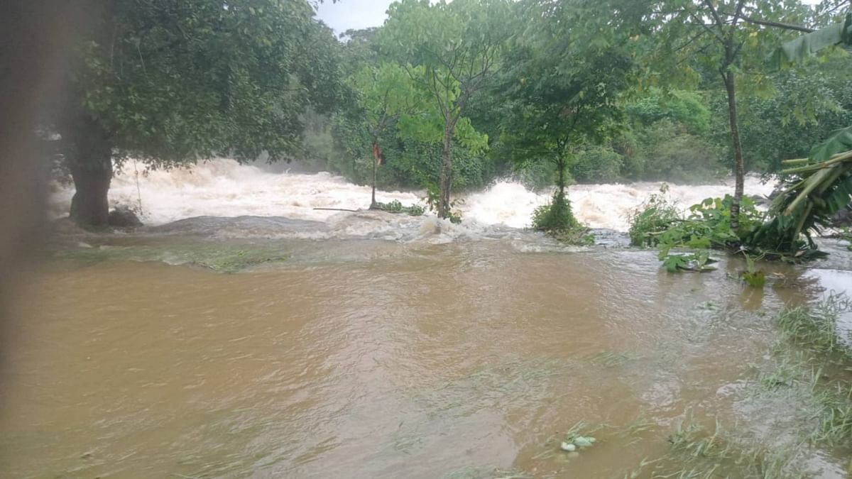 ಸೋಮವಾರಪೇಟೆ ಸಮೀಪದ ಐಗೂರು ಗ್ರಾಮದ ಚೋರನ ಹೊಳೆ.