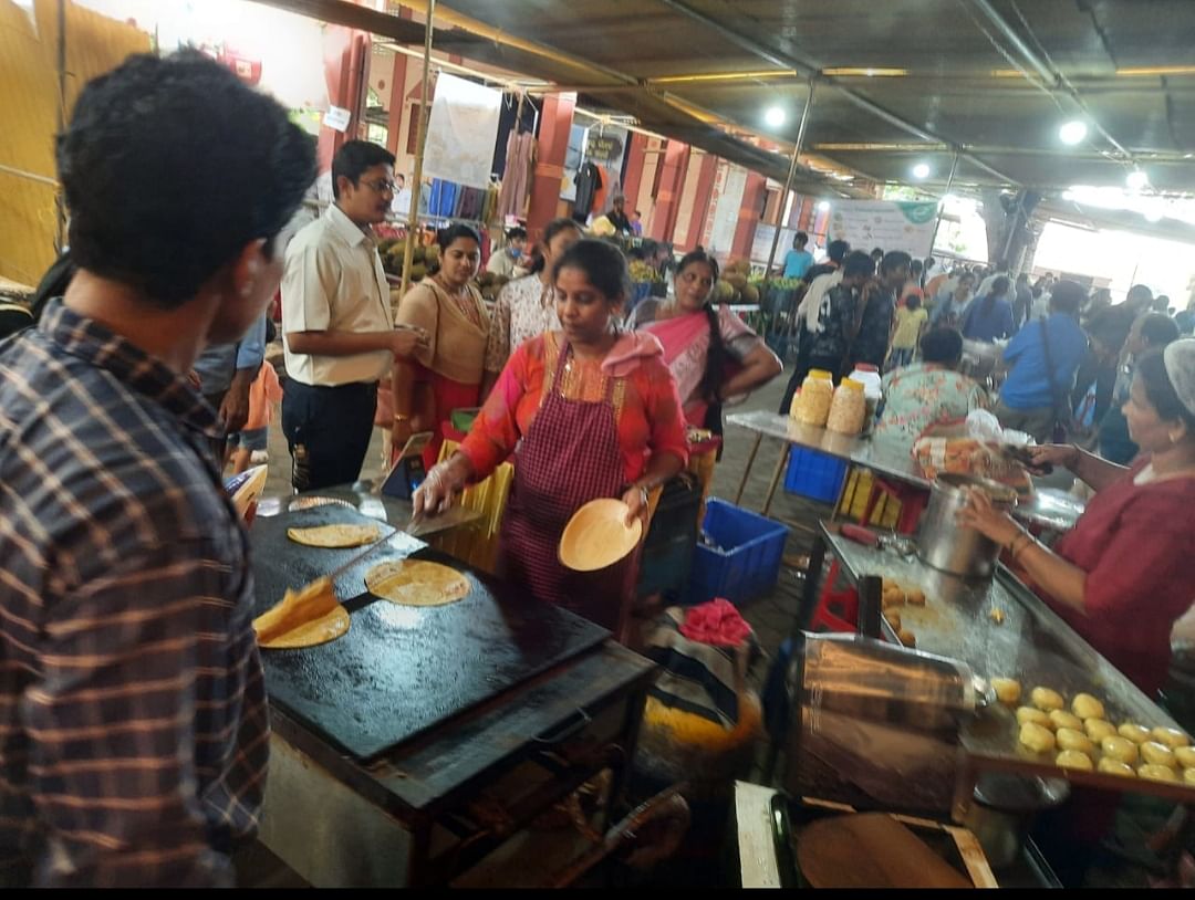 ಮಾವು ಮೇಳದಲ್ಲಿ ಭಾಗವಹಿಸಿದ್ದ ಸಾರ್ವಜನಿಕರು