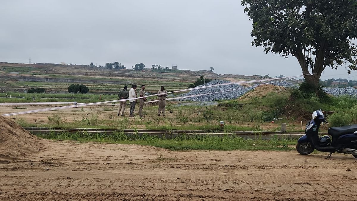 ಆರೋಪಿಗೆ ಗುಂಡೇಟು ಹೊಡೆದ ಸ್ಥಳಕ್ಕೆ ಪೊಲೀಸರು ಭೇಟಿ ನೀಡಿ ಪರಿಶೀಲಿಸಿದರು