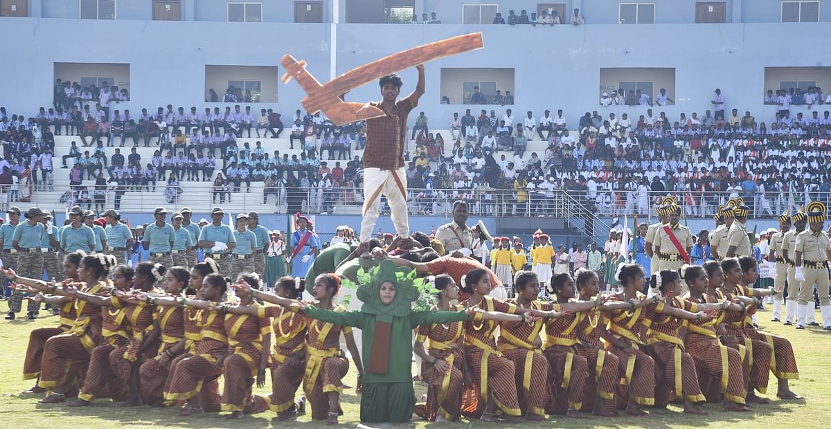 ಸಾಂಸ್ಕೃತಿಕ ಕಾರ್ಯಕ್ರಮದಲ್ಲಿ ವಿದ್ಯಾರ್ಥಿಗಳು ನೃತ್ಯ ಪ್ರದರ್ಶನ ನೀಡಿದರು