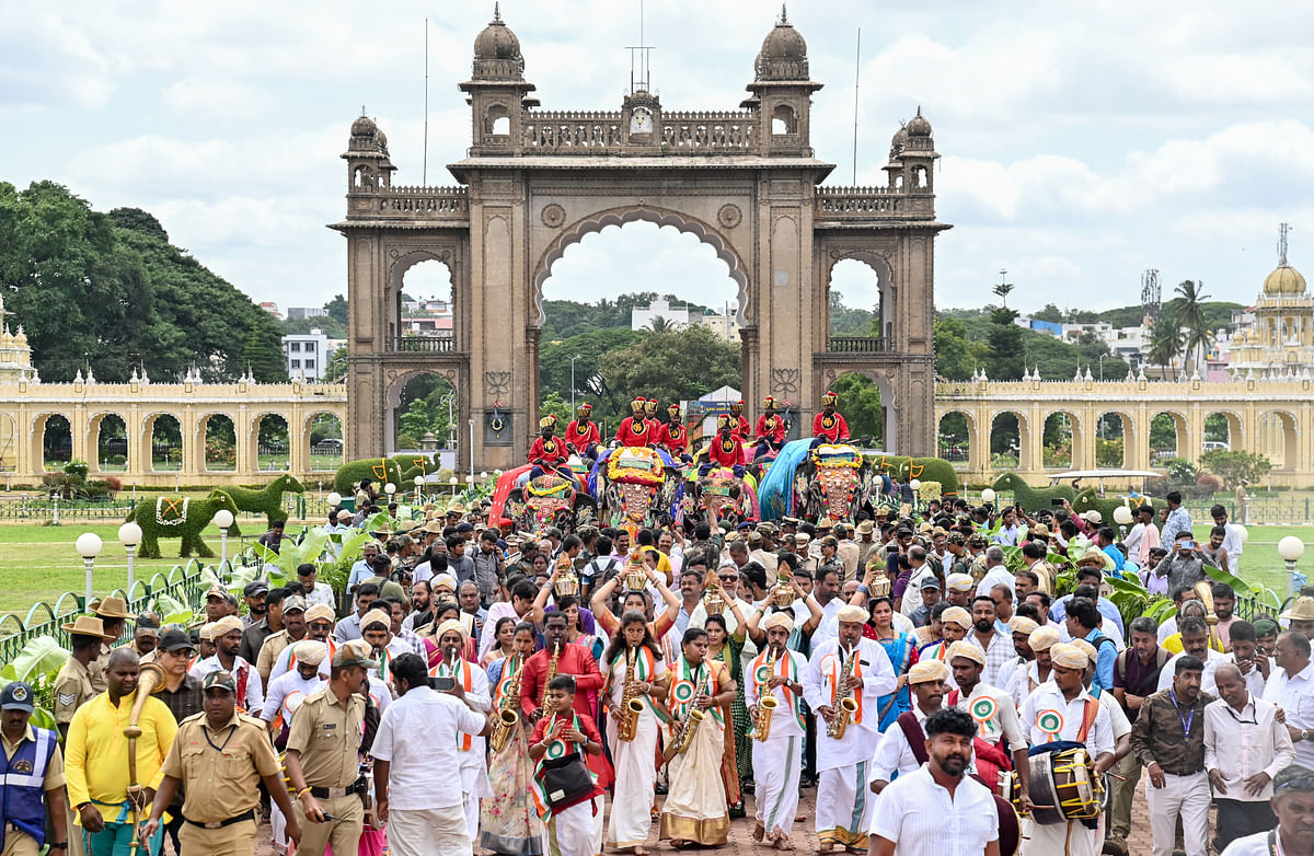 ಆನೆಗಳಿಗೆ ಕಲಾತಂಡ ಮಂಗಳವಾದ್ಯದೊಂದಿಗೆ ಸ್ವಾಗತ