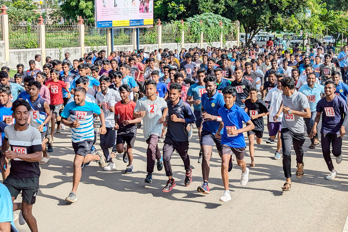 ಮ್ಯಾರಥಾನ್ ಓಟದಲ್ಲಿ ಭಾಗವಹಿಸಿದ್ದ ವಿದ್ಯಾರ್ಥಿಗಳು