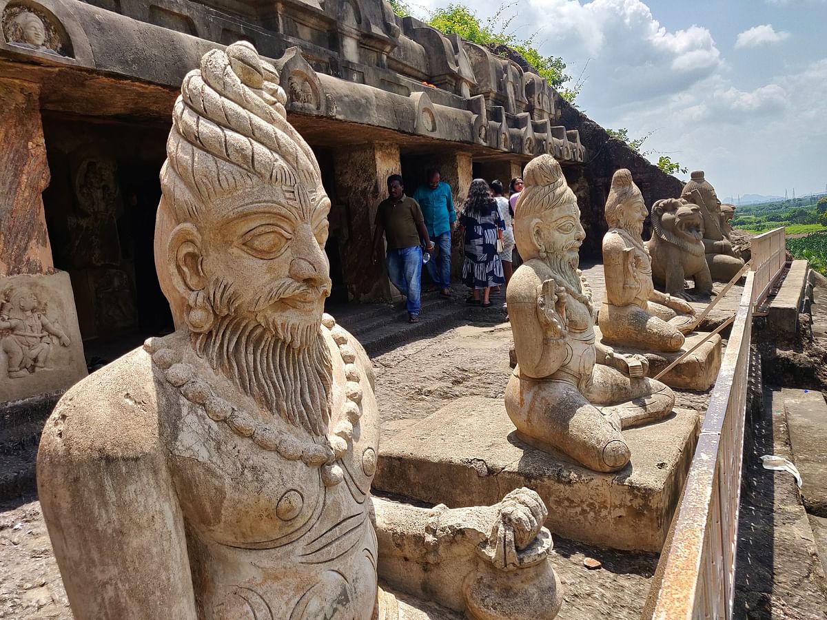 ‌ಆಕರ್ಷಕ ಶಿಲ್ಪಗಳು