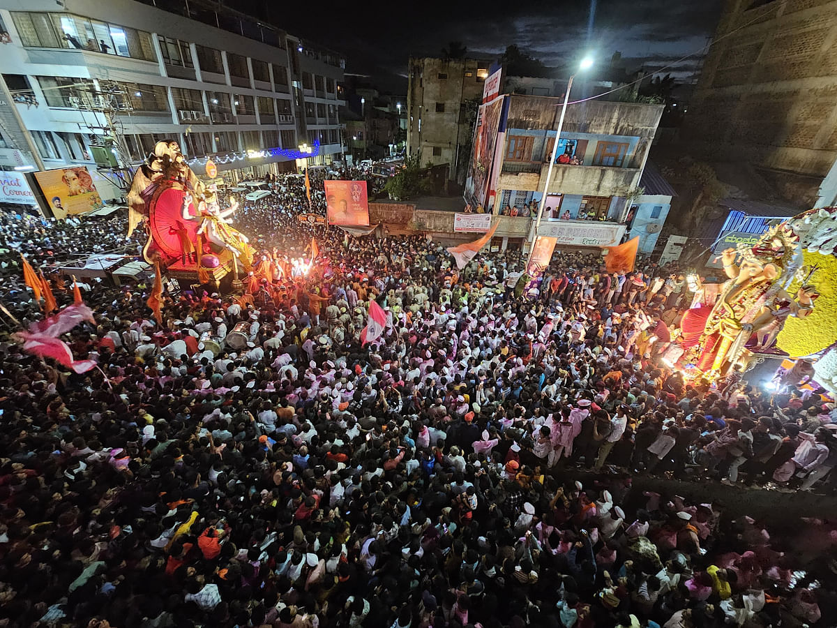 PHOTOS: ಬೆಳಗಾವಿಯಲ್ಲಿ ಗಣೇಶೋತ್ಸವ ಮೆರವಣಿಗೆಗೆ ಜನಸಾಗರ