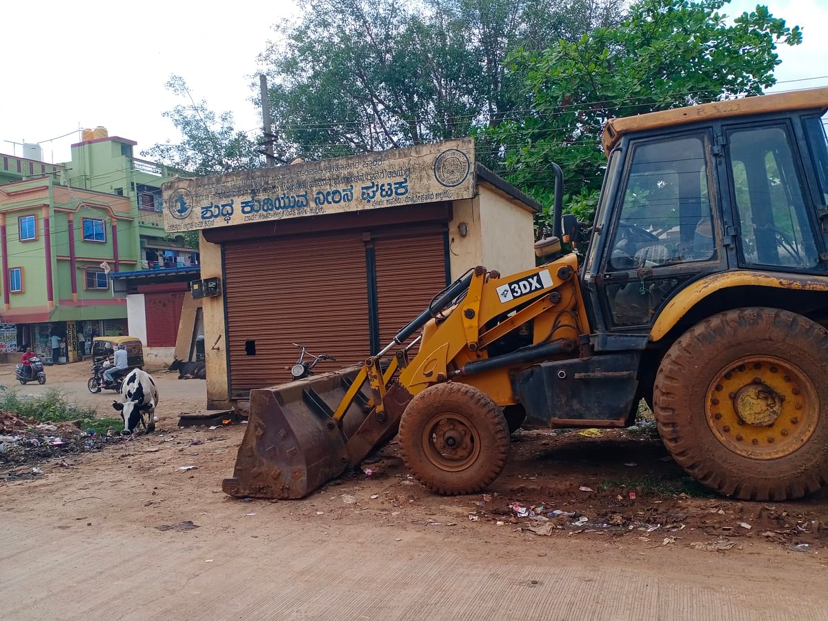 ಈಶ್ವರ ನಗರದಲ್ಲಿ ಶಾಸಕರ ಅನುದಾನದಲ್ಲಿ ನಿರ್ಮಾಣದ ಶುದ್ಧ ನೀರಿನ ಘಟಕವು ದುಃಸ್ಥಿತಿಯಲ್ಲಿದೆ