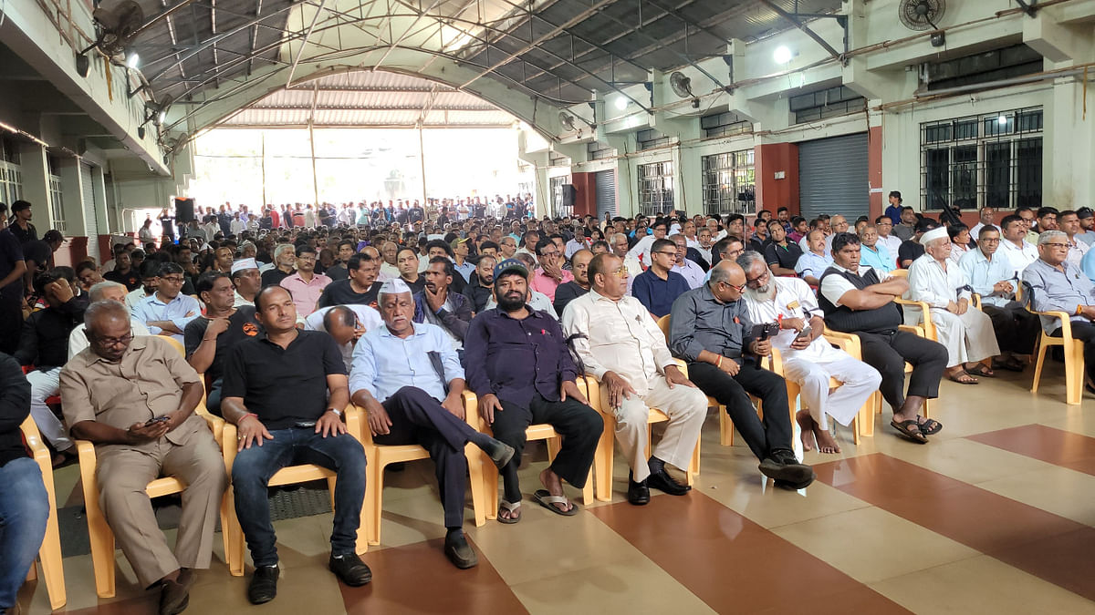 ಬೆಳಗಾವಿಯಲ್ಲಿ ಶುಕ್ರವಾರ ಮಹಾರಾಷ್ಟ್ರ ಏಕೀಕರಣ ಸಮಿತಿಯ ಸದಸ್ಯರು, ರಾಜ್ಯೋತ್ಸವ ವಿರೋಧಿಸಿ ‘ಕರಾಳ ದಿನಾಚರಣೆ’ ಕಾರ್ಯಕ್ರಮ ನಡೆಸಿದರು