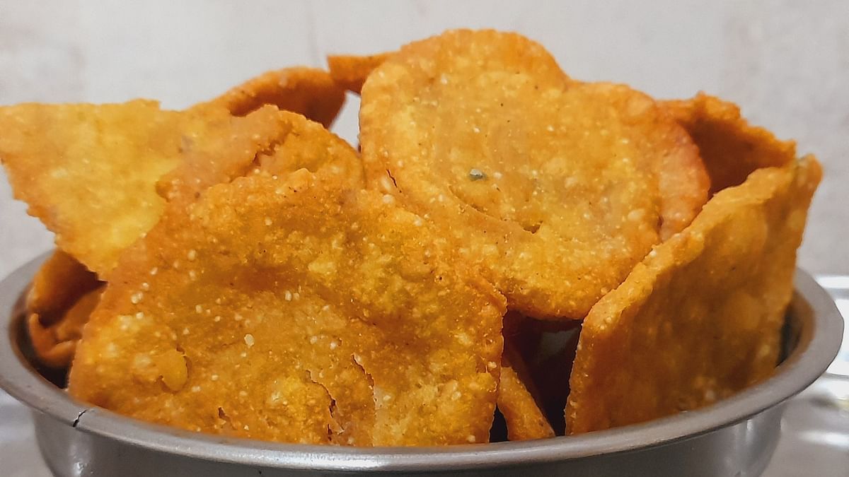 ಹೆಸರುಬೇಳೆ ಬತ್ತಾಸ್