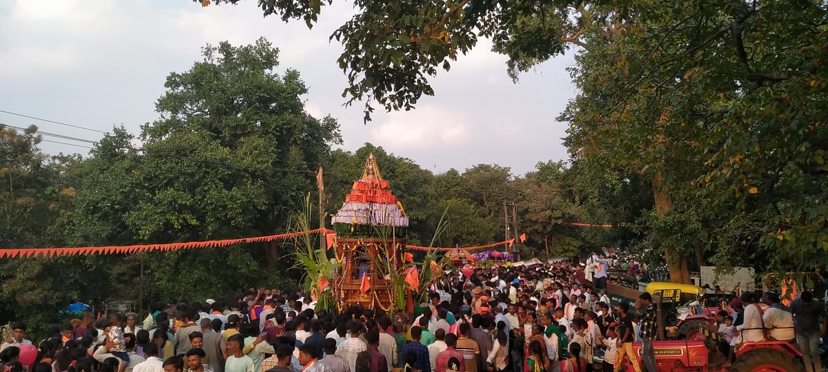 ತಡಸದ ಏಳು ಮಕ್ಕಳ ತಾಯವ್ವ ದೇವಿಯ ರಥೋತ್ಸವ ಸಾವಿರಾರು ಭಕ್ತರ ನಡುವೆ ವಿಜೃಂಭಣೆಯಿಂದ ಜರುಗಿತು 