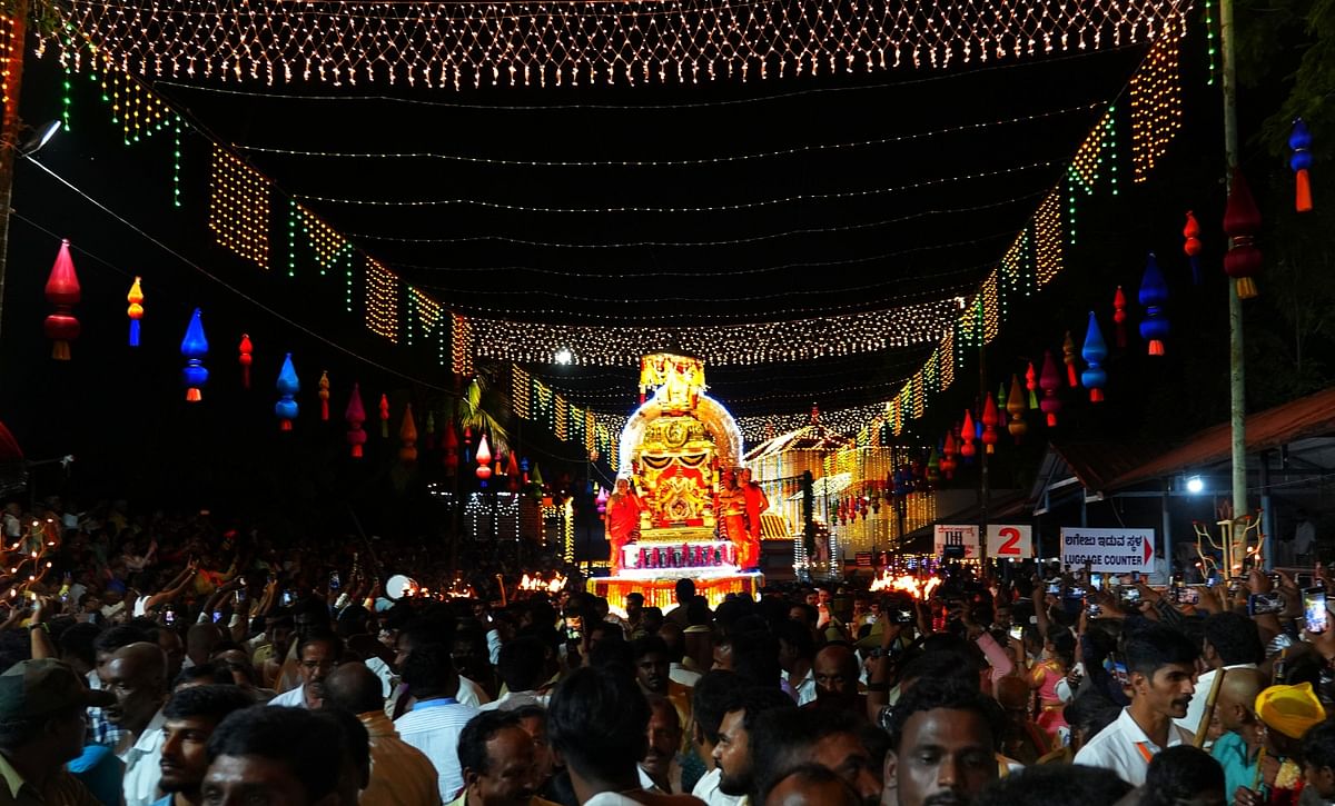 ಧರ್ಮಸ್ಥಳ ಲಕ್ಷದೀಪೋತ್ಸವದ ಸಂಗ್ರಹ ಚಿತ್ರ