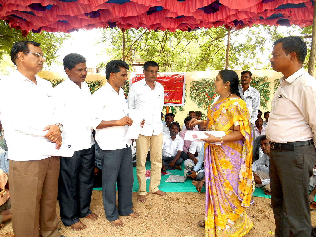 ವಿವಿಧ ಬೇಡಿಕೆಗಳ ಈಡೇರಿಕೆಗೆ ಆಗ್ರಹ