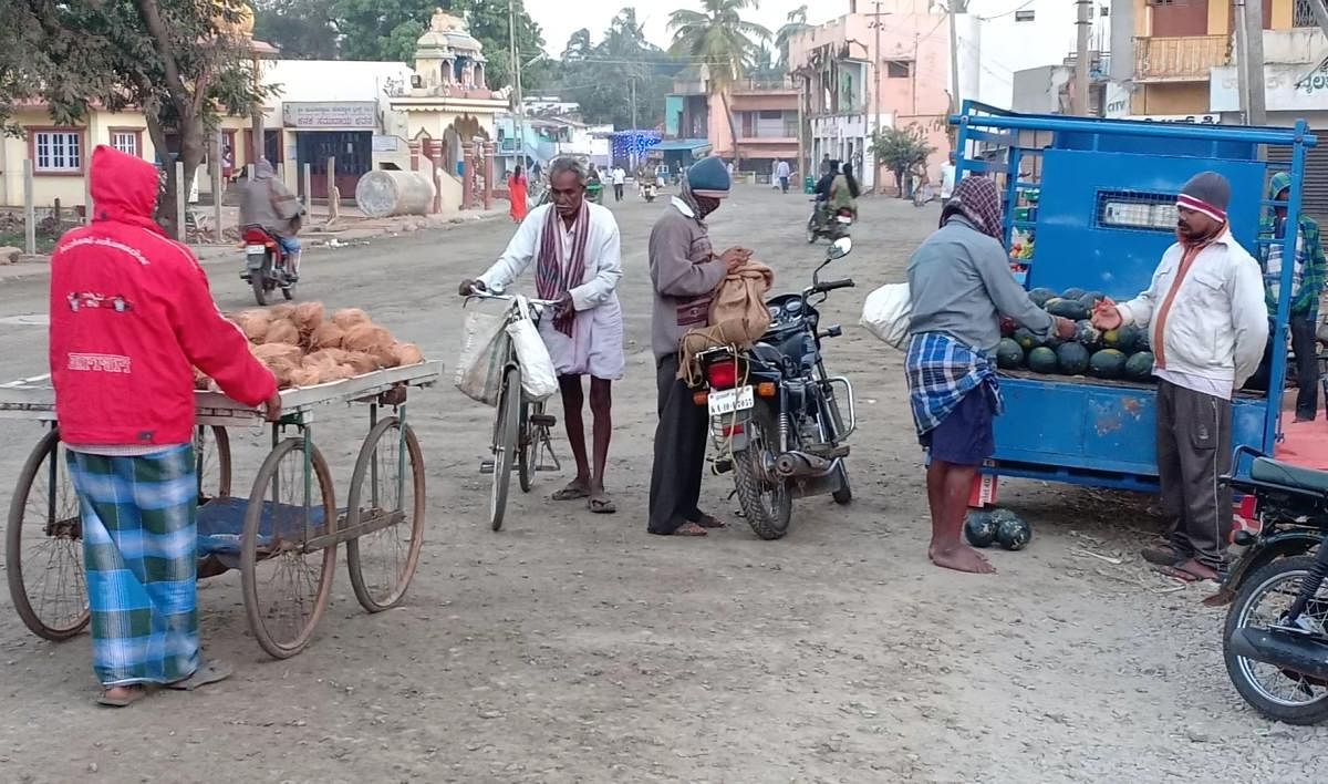 ಚಾಮರಾಜನಗರ: ಗಡಿ ಜಿಲ್ಲೆಯ ನಡುಗಿಸಿದ ಚಳಿ
