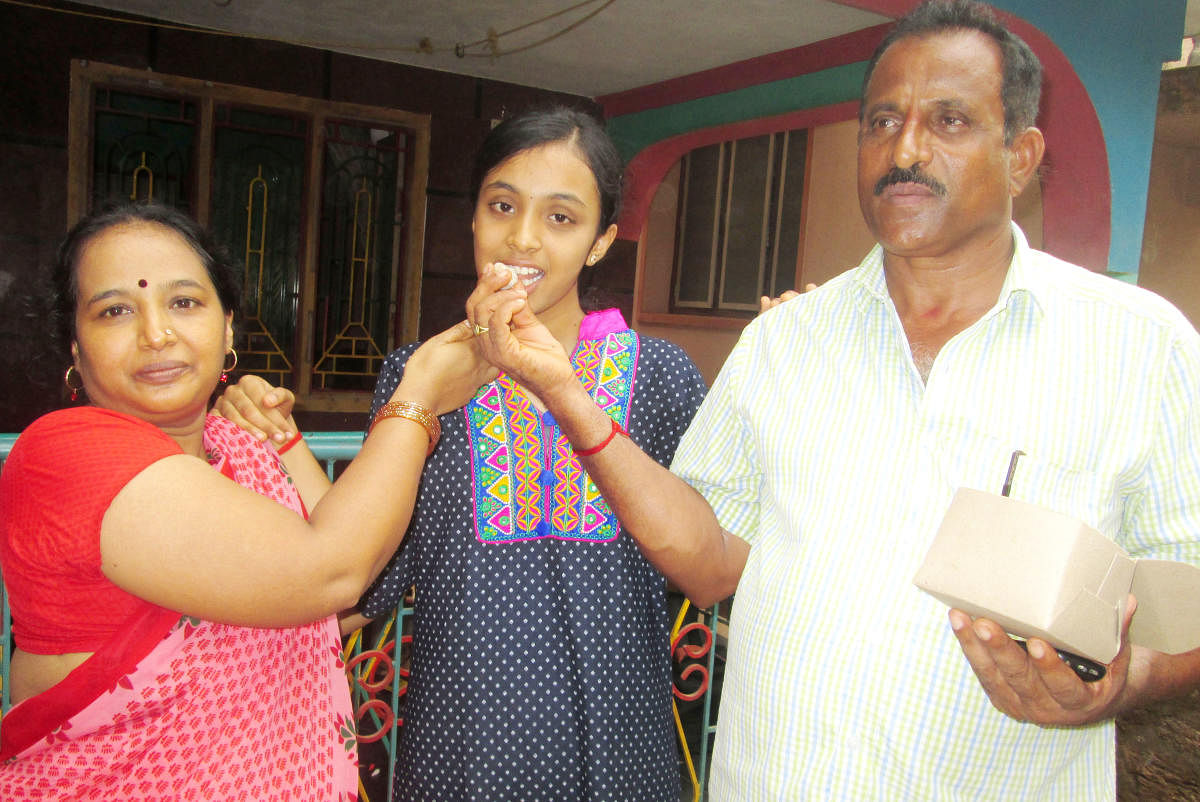 ಅಜ್ಜನ ಆಸೆ ಈಡೇರಿಸಿದ ಖುಷಿ ನನ್ನದು: ಎಸ್ಸೆಸ್ಸೆಲ್ಸಿ ಮೊದಲ ಸ್ಥಾನ ಪಡೆದ ನಾಗಾಂಜಲಿ