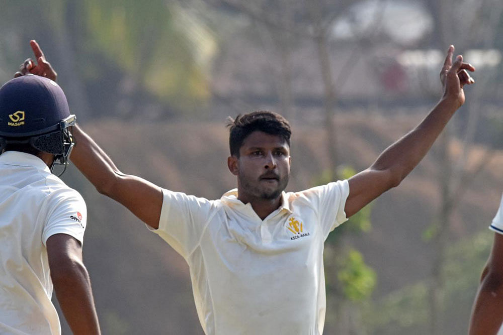 KAR vs TN | ರೋಚಕ ಪಂದ್ಯದಲ್ಲಿ 8 ವಿಕೆಟ್ ಪಡೆದ ಗೌತಮ್; ಕರ್ನಾಟಕಕ್ಕೆ ಗೆಲುವು 