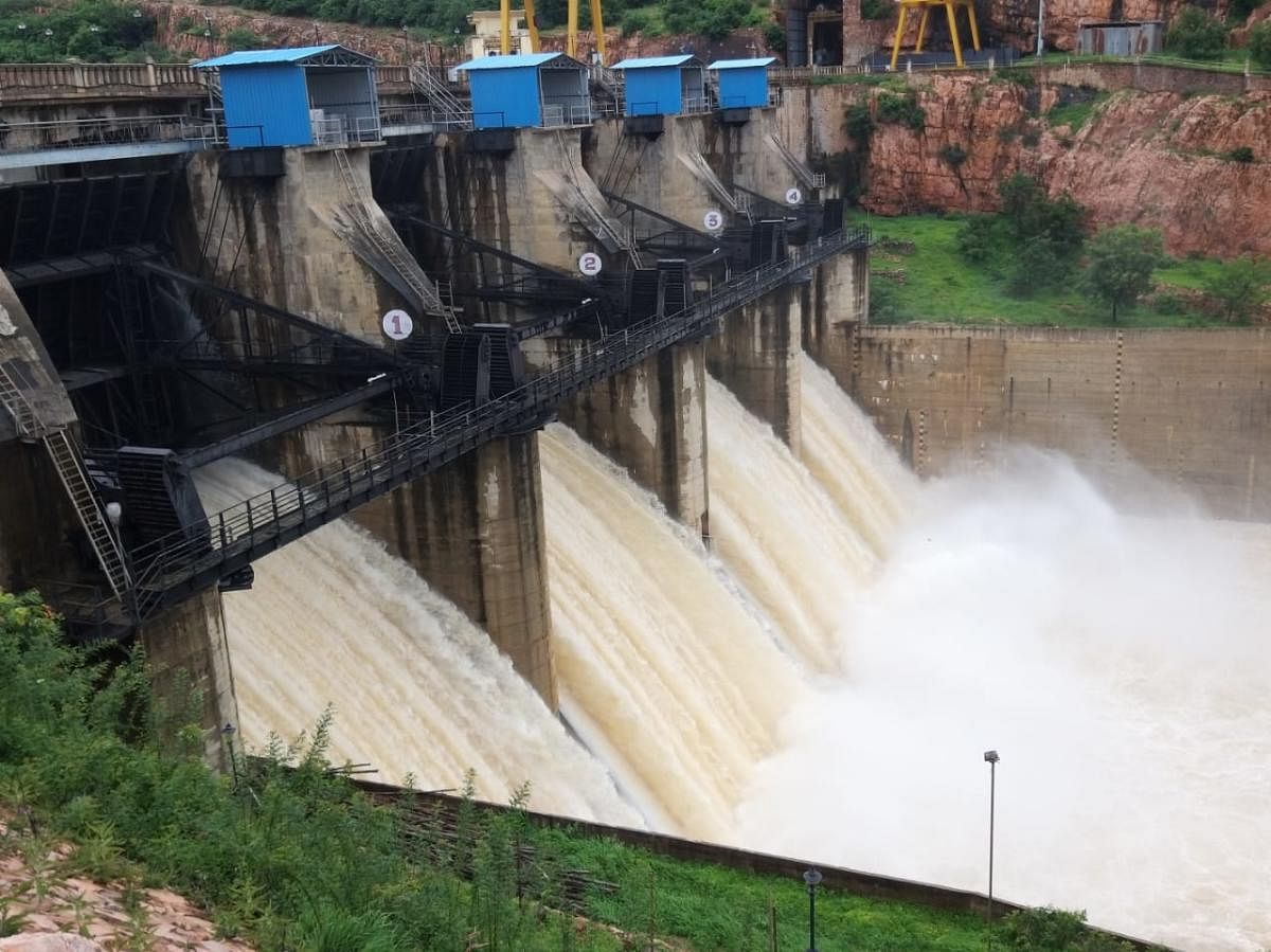 ಮಲಪ್ರಭಾ ನದಿ ತೀರದ ಗ್ರಾಮಗಳಲ್ಲಿ ಪ್ರವಾಹ ಭೀತಿ