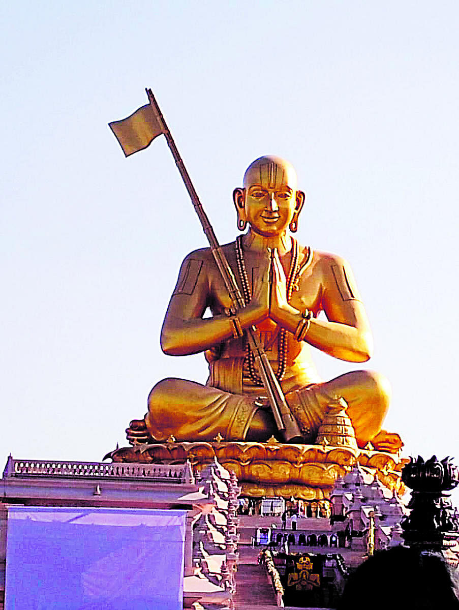 ರಾಮಾನುಜಾಚಾರ್ಯರ ಪ್ರತಿಮೆ: ಹೈದರಾಬಾದ್‌ನಲ್ಲಿ ‘ಸಮಾನತೆಯ ಪ್ರತಿಮೆ’ ಅನಾವರಣ
