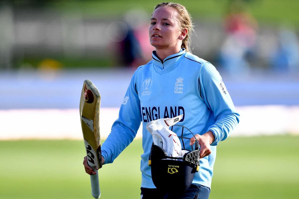 ICC Womens World Cup: ದ.ಆಫ್ರಿಕಾ ವಿರುದ್ಧ ಗೆದ್ದ ಇಂಗ್ಲೆಂಡ್ ಫೈನಲ್‌ಗೆ ಲಗ್ಗೆ