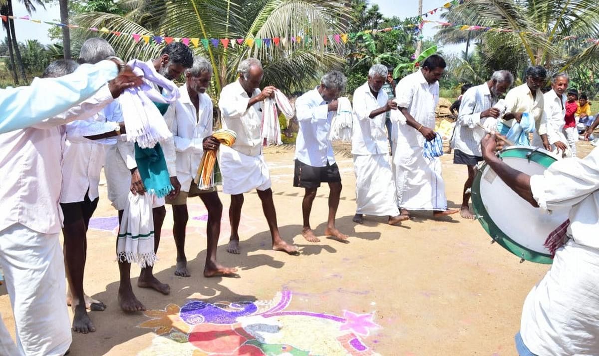 ಊರ ಹಬ್ಬ, ಜಾತ್ರೆ: ತವರು ಮರೆಯದ ವಲಸಿಗರು