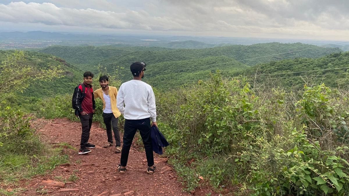 ಪ್ರವಾಸಿಗರನ್ನು ಕೈಬೀಸಿ ಕರೆವ ಕಪ್ಪತ್ತಗುಡ್ಡ