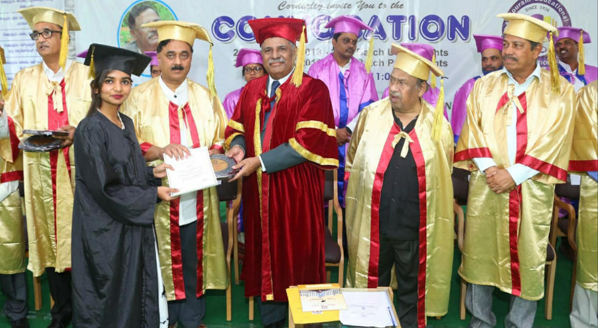 ಶೇಷಾದ್ರಿಪುರ ಶಿಕ್ಷಣ ಸಂಸ್ಥೆ: 3,000 ವಿದ್ಯಾರ್ಥಿಗಳಿಗೆ ಪದವಿ ಪ್ರದಾನ