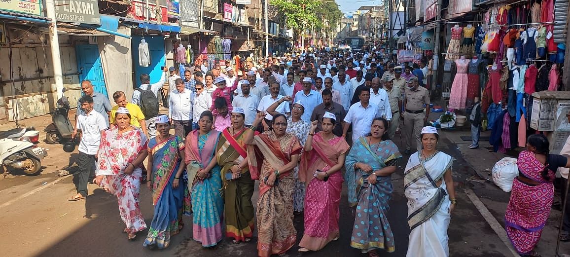 ಮರಾಠಿ ಭಾಷಿಕ ಪ್ರದೇಶಗಳನ್ನು ಮಹಾರಾಷ್ಟ್ರಕ್ಕೆ ಸೇರಿಸಿ: ಎಂಇಎಸ್ ನಾಡವಿರೋಧಿ ಘೋಷಣೆ