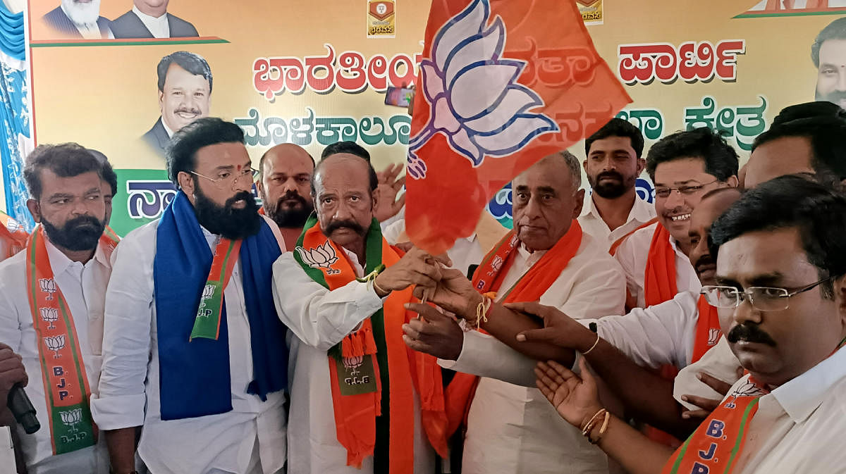 Karnataka Elections 2023 | ಬಿಜೆಪಿಗೆ ಮರಳಿದ ಮಾಜಿ ಶಾಸಕ ತಿಪ್ಪೇಸ್ವಾಮಿ