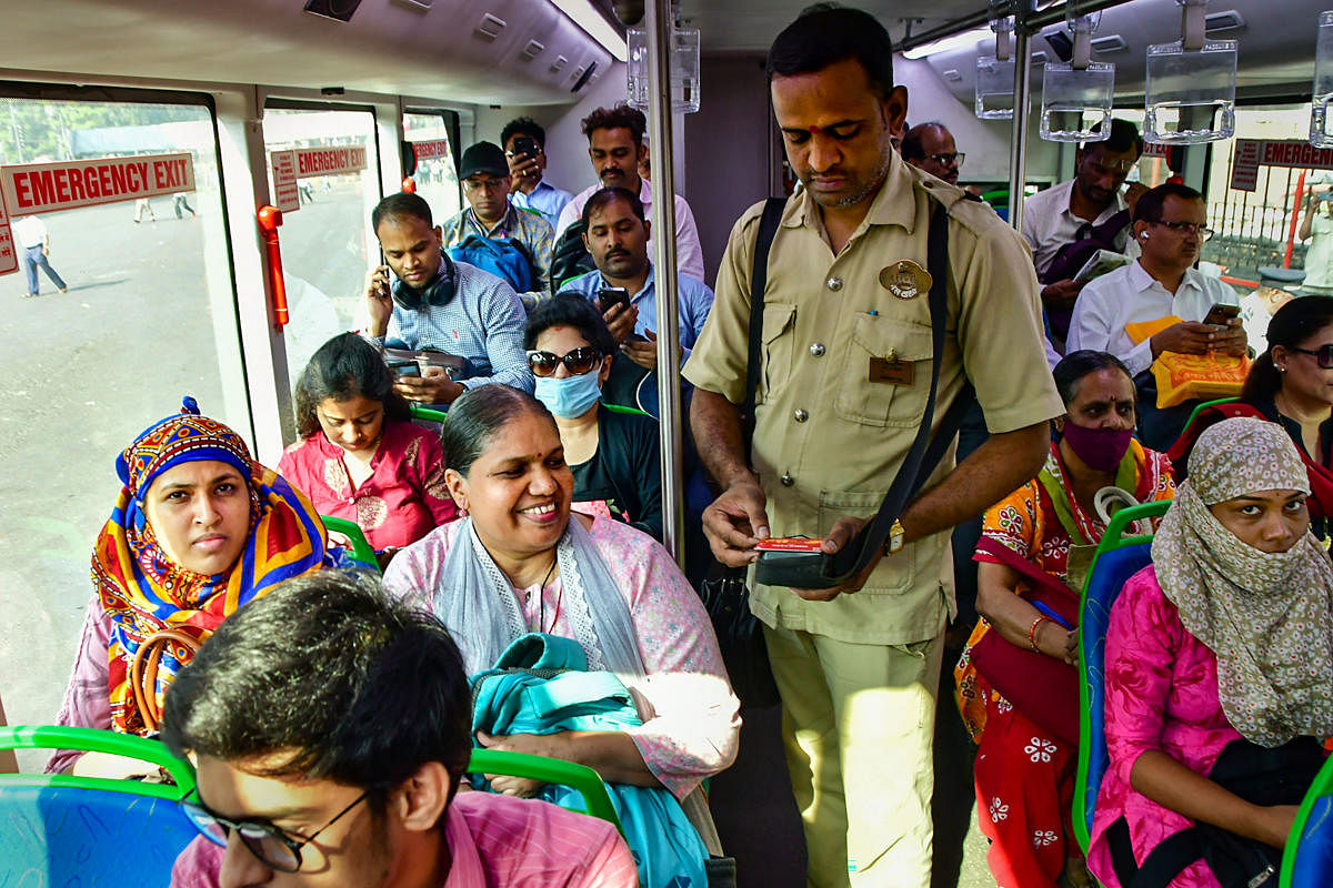 ಮಹಾರಾಷ್ಟ್ರ| MSRTC ಬಸ್‌ಗಳಲ್ಲಿ ಮಹಿಳಾ ಪ್ರಯಾಣಿಕರಿಗೆ ಶೇ 50ರಷ್ಟು ರಿಯಾಯಿತಿ