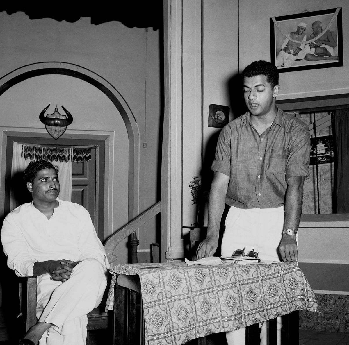 ಕಾರ್ಯಕ್ರಮವೊಂದರಲ್ಲಿ ಗಿರೀಶ ಕಾರ್ನಡ ಮತ್ತು ಪಿ.ಲಂಕೇಶ್‌–1965
