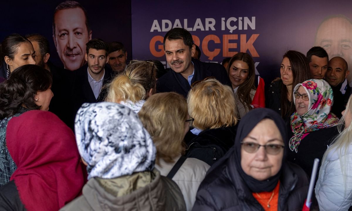 Murat Kurum, mayoral candidate of the President Tayyip Erdogan's AK Party  and former Environment Minister, attends a campaign event ahead of the local elections in Istanbul, Turkey, March 21, 2024. REUTERS/Umit Bektas