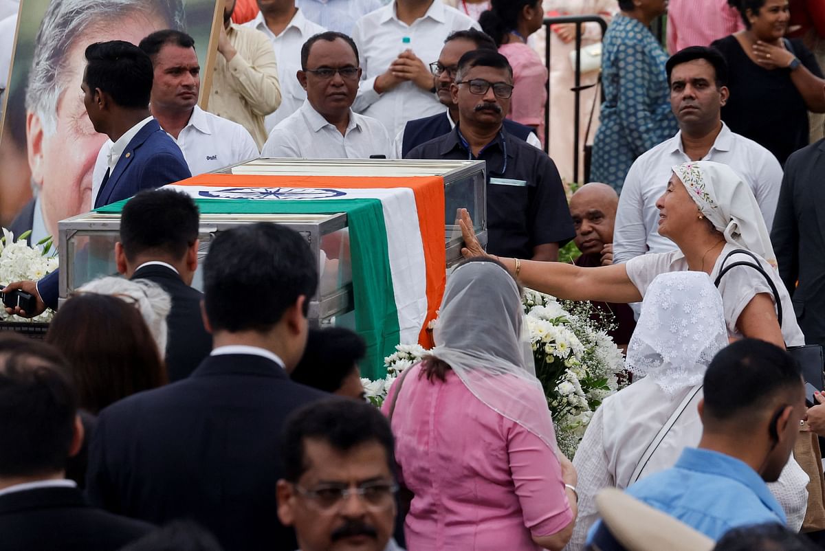 People pay their respects to the former chairman of Tata Group Ratan Tata, in Mumbai, India, October 10, 2024. REUTERS/Francis Mascarenhas