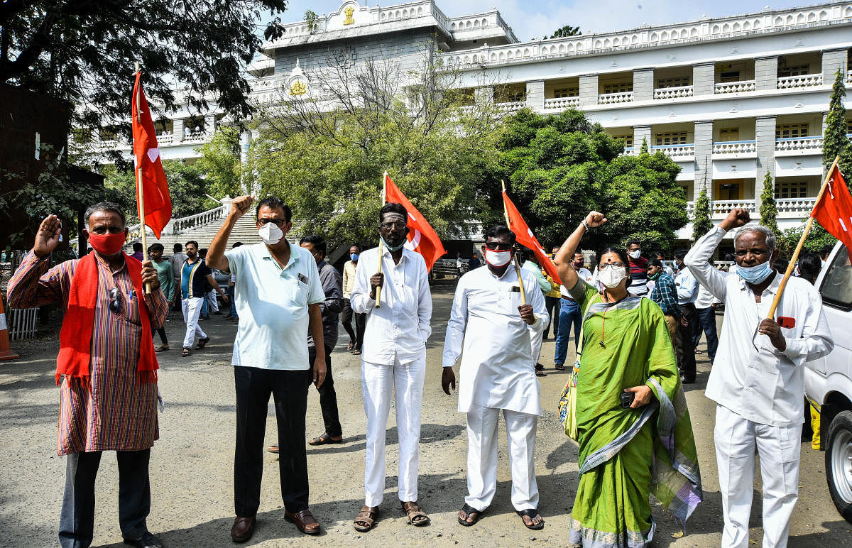 ಮತಾಂತರ ನಿಷೇಧ ವಿಧೇಯಕ ವಿರೋಧಿಸಿ ಪ್ರತಿಭಟನೆ