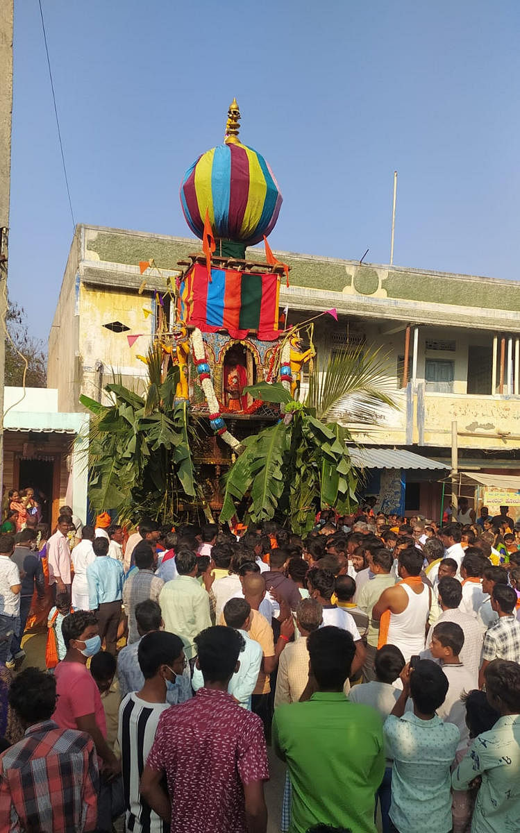 ಮಾನ್ವಿ: ಚೌಡೇಶ್ವರಿ ದೇವಿ ರಥೋತ್ಸವ