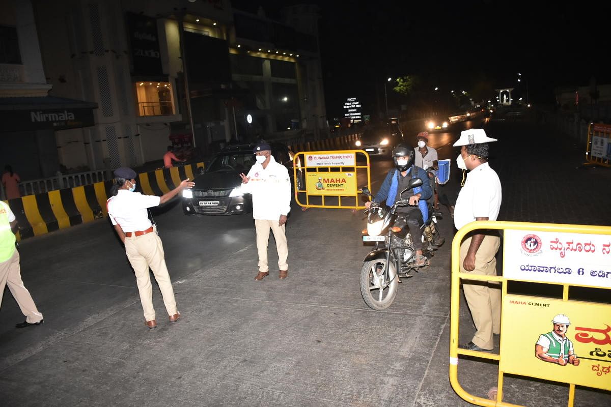 ದೆಹಲಿಯಲ್ಲಿ ವಾರಾಂತ್ಯ ಕರ್ಫ್ಯೂ ಮುಂದುವರಿಕೆ