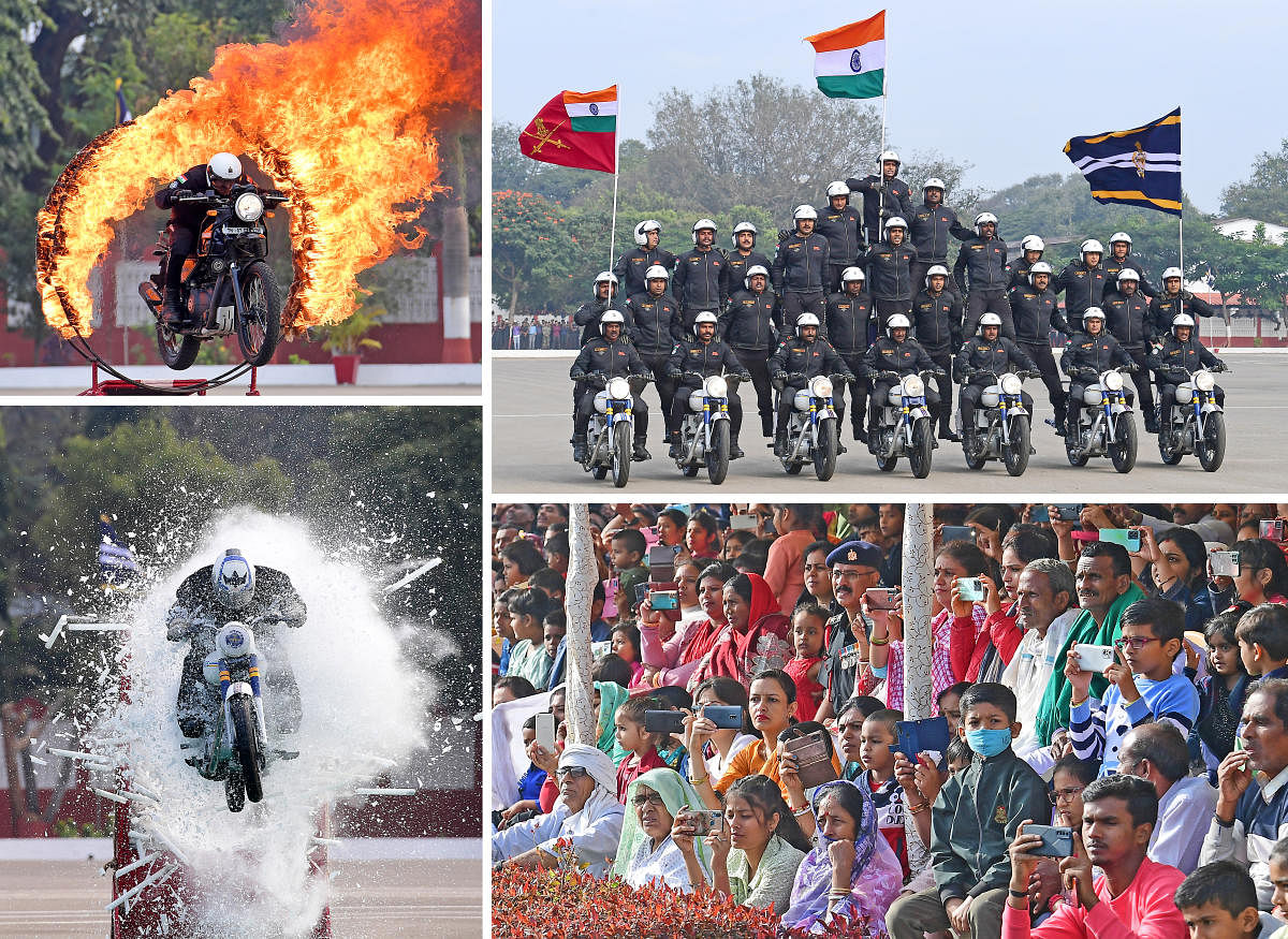 ಬೆಂಗಳೂರಿನ ಎಎಸ್‌ಸಿ ಕೇಂದ್ರ ಮತ್ತು ಕಾಲೇಜಿನ (ಎಎಸ್‌ಸಿ) 262ನೇ ಸ್ಥಾಪನಾ ದಿನ ಮತ್ತು 11ನೇ ಪುನರ್‌ ಮಿಲನದ ಕಾರ್ಯಕ್ರಮದ ಅಂಗವಾಗಿ ಗುರುವಾರ ಆರ್ಮಿ ಸರ್ವೀಸ್‌ ಕಾರ್ಪ್ಸ್‌ನ (ಎಎಸ್‌ಸಿ) ‘ಟಾರ್ನೆಡೋಸ್‌’ ತಂಡದ ಸೈನಿಕರು ಬೈಕ್ ಸಾಹಸ ಪ್ರದರ್ಶಿಸಿದರು -ಪ್ರಜಾವಾಣಿ ಚಿತ್ರ/ ರಂಜು ಪಿ